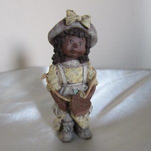 1993 Sarah's Attic Little girl With a heart